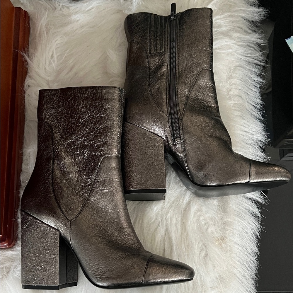 Kendall & Kylie Shiny Black Heeled Boots